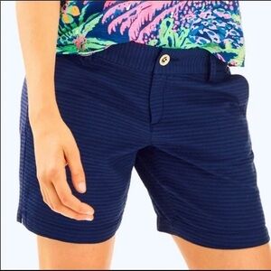 NWOT Lilly Pulitzer Jayne Short in Navy
